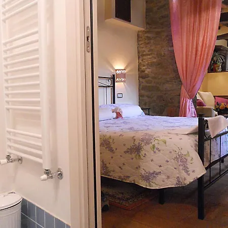 Sleeps 2 With Wifi